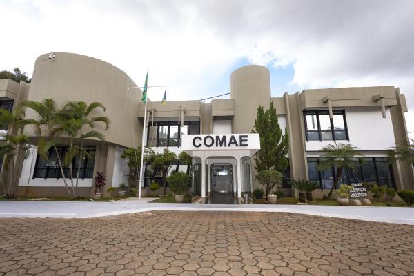 Na solenidade, realizada em Brasília (DF), o Tenente-Brigadeiro Araujo passou o cargo ao Tenente-Brigadeiro Domingues e foi homenageado ao se despedir do serviço ativo