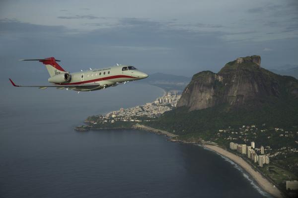 Mesmo diante da crise da COVID-19, grupo de elite da FAB atua para permitir que todas as aeronaves que cruzam os céus do Brasil se movimentem com segurança