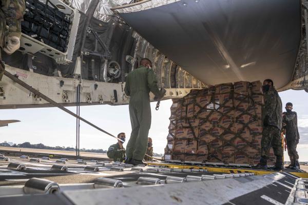 KC-390 Millennium transportou álcool em gel e Equipamentos de Proteção Individual (EPI) de Brasília (DF) para a capital de Roraima