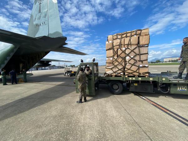 Aeronave C-130 decolou do Rio de Janeiro com Equipamentos de Proteção de Individual (EPI’s) para combate à pandemia em Roraima