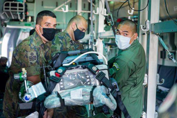 Capacitação também orientou equipes médicas para atuarem em cuidados críticos em voo e realizar o transporte de pacientes em situações graves