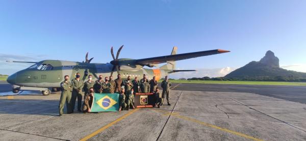 Aeronaves A-29 a serem entregues à Força Aérea das Filipinas foram apoiadas pelo SC-105 Amazonas, operado pelo Esquadrão Pelicano, na travessia do Atlântico