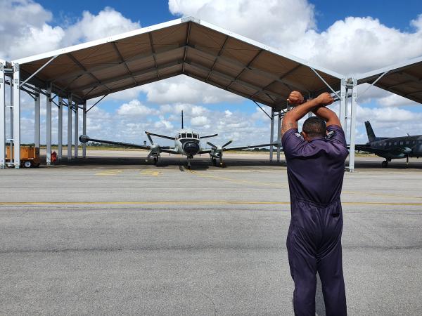 Esse é o primeiro contato dos estagiários com aeronaves que empregarão na Aviação de Inteligência, Vigilância e Reconhecimento 