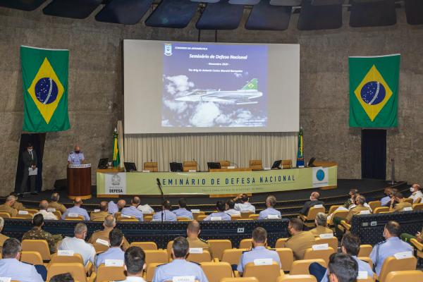 Comandante da Aeronáutica abordou, entre outros temas, o Programa Estratégico de Sistemas Espaciais (PESE), o KC-390 Millennium e o F-39 Gripen