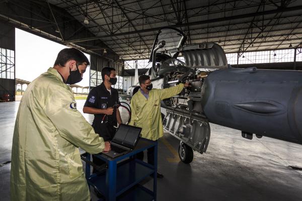 Sistema que permitirá integração de Enlace de Dados Táticos, com comunicação em tempo real entre aeronaves, está em fase de desenvolvimento