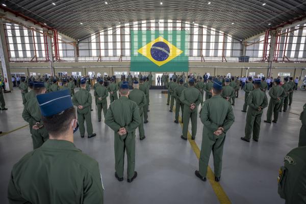 Durante a solenidade foram entregues os Distintivos Operacionais aos novos formandos 

