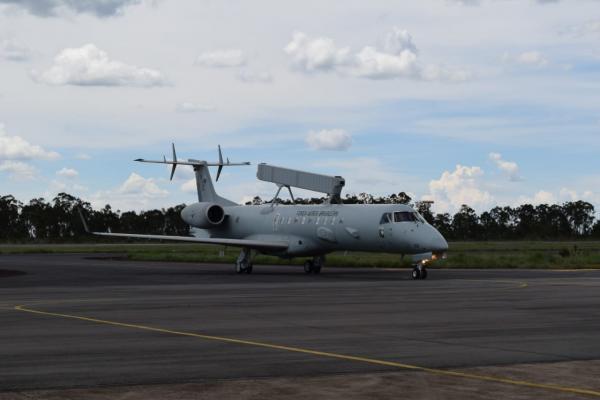 A aeronave decolou de Gavião Peixoto nessa quinta-feira (17) e pousou na Ala 2, em Anápolis (GO)