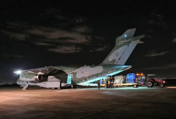 Aeronave transportou aproximadamente 8,4 toneladas da estrutura do Hospital de Campanha do Exército de Manaus (AM) para Canoas (RS)