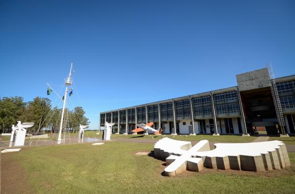 Instituição que forma os futuros Oficiais Aviadores, Intendentes e de Infantaria da Aeronáutica celebra suas oito décadas