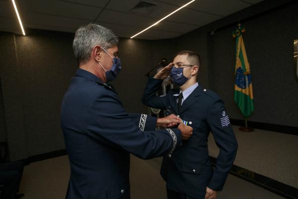 Dia do Especialista, comemorado no dia 25 de março, é marcado por entrega da Medalha Bartolomeu de Gusmão 