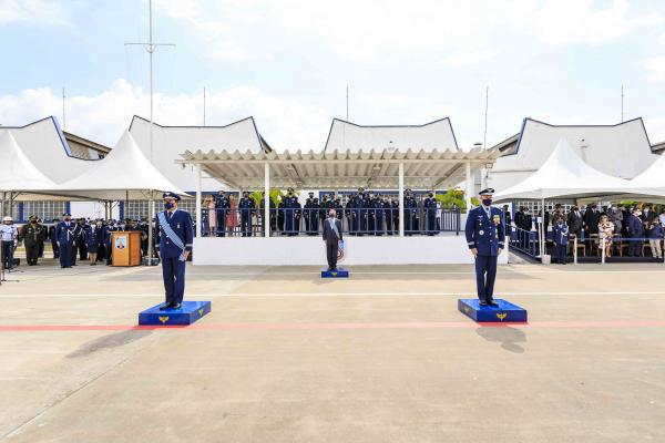 Tenente-Brigadeiro do Ar Carlos de Almeida Baptista Junior transmitiu o cargo de Comandante-Geral de Apoio ao Major-Brigadeiro do Ar Pedro Luís Farcic