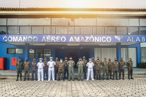 Reunião teve por objetivo estreitar os laços entre as Forças e discutir ideias no âmbito da atuação relacionado às atividades dos militares