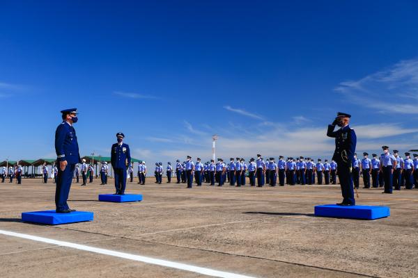 Na solenidade, que ocorreu nesta quarta-feira (14), também houve o ato de transmissão de subordinação da Base Aérea de Campo Grande ao Comando de Preparo