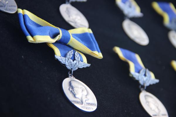 Nas ocasiões também foram homenageados, com a Medalha “Mérito Santos-Dumont”, militares e civis que tenham prestado notáveis serviços à Aeronáutica Brasileira