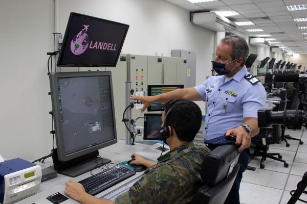 O projeto representa a nova era das Comunicações Aeronáuticas no Espaço Aéreo Continental Brasileiro