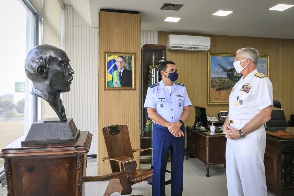 Encontro ocorreu nessa quarta-feira (22) com o objetivo de fortalecer a cooperação militar e a interoperabilidade entre Brasil e Estados Unidos