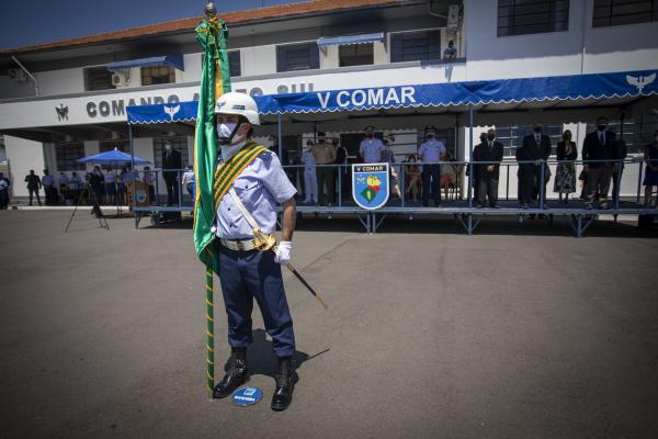 A solenidade contou com imposição de medalhas, entrega do Título de Membro Honorário da Força Aérea e homenagens a ex-Comandantes e a veterano de guerra