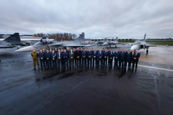 Tenente-Brigadeiro Baptista Junior recebeu os F-39 Gripen na sede da Saab