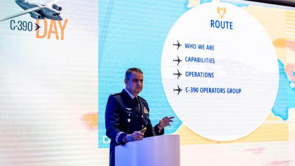 Evento reuniu representantes de Forças Aéreas e de empresas de diversos países para falar sobre a evolução e os resultados operacionais da aeronave KC-390 Millennium