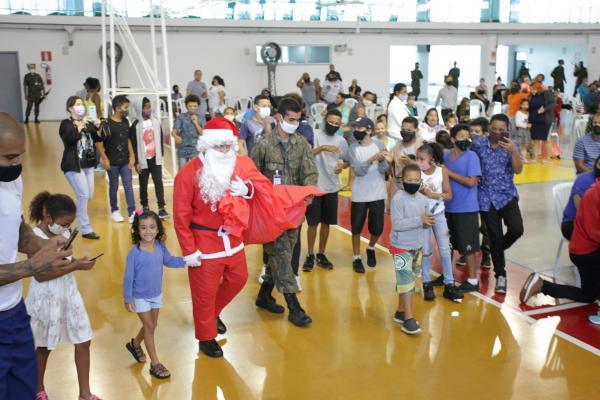 Diversas atividades, que contaram com a presença do Papai Noel e com a distribuição de presentes, ocorreram em todo Brasil