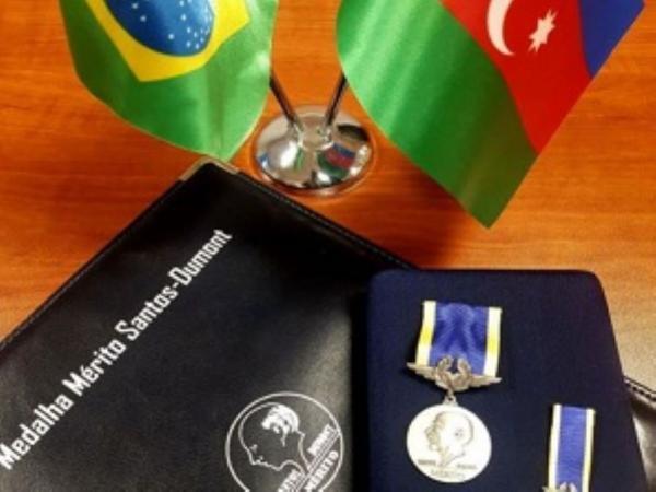 Homenagem foi ao Vice-Cônsul e Chefe dos Setores Consular e de Contabilidade da Embaixada do Brasil no Azerbaijão, Manuel Alves Bezerra