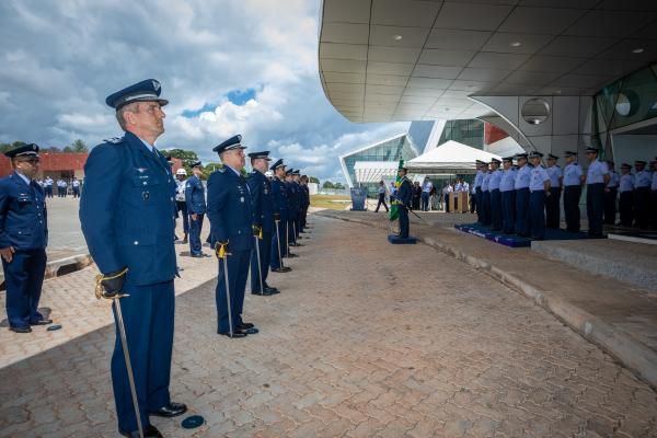 Evento foi realizado em Brasília e contou com condecorações a militares por 30, 20 e 10 anos de serviço