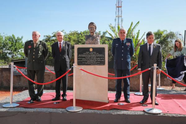 Cerimônia militar realizada nesta terça-feira (29/03), em Brasília (DF), contou com a presença do Vice-Presidente da República Hamilton Mourão, dentre outras autoridades civis e militares