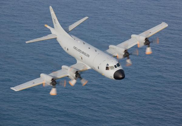 Durante ação realizada nessa sexta-feira (29/04), aeronave P-3 AM Orion, da FAB, ajudou a interceptar embarcação suspeita