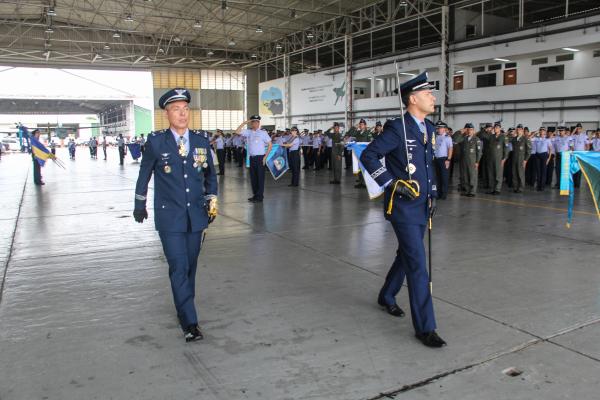 Cerimônia militar marca passagem de comando no VII COMAR - Força Aérea  Brasileira