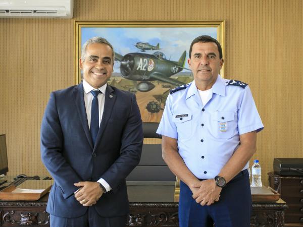 Encontro aconteceu nesta segunda-feira (09/05), na sede do Comando da Aeronáutica, em Brasília (DF)