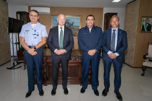 Encontro ocorreu na tarde desta terça-feira (21/06), no Comando da Aeronáutica, em Brasília (DF)