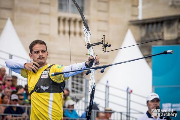 Marcus Vinicius D`Almeida foi campeão da Terceira Etapa da Copa do Mundo de Tiro com Arco realizada no domingo (26/06) na cidade de Paris