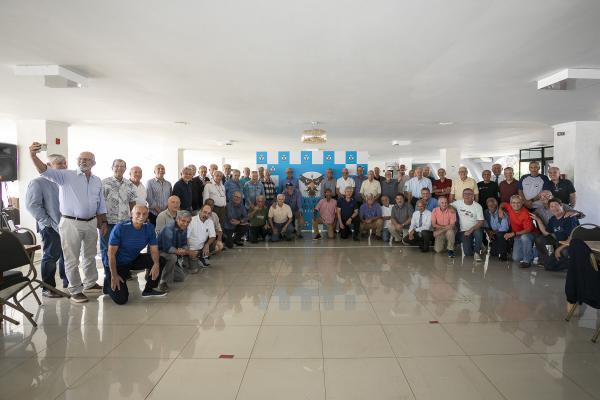 Oficiais encontram-se, mensalmente, no Clube da Aeronáutica de Brasília