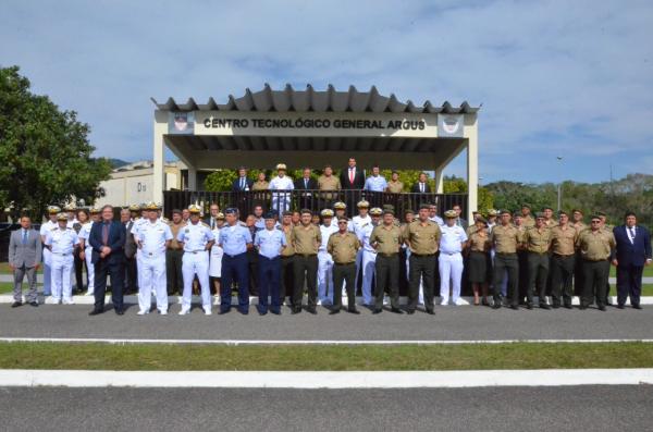 Evento tem a finalidade de ampliar as capacidades das Forças Armadas e fortalecer a Base Industrial de Defesa, por meio da apresentação e discussão de projetos Evento tem a finalidade de ampliar as capacidades das Forças Armadas e fortalecer a Base Industrial de Defesa, por meio da apresentação e discussão de projetos