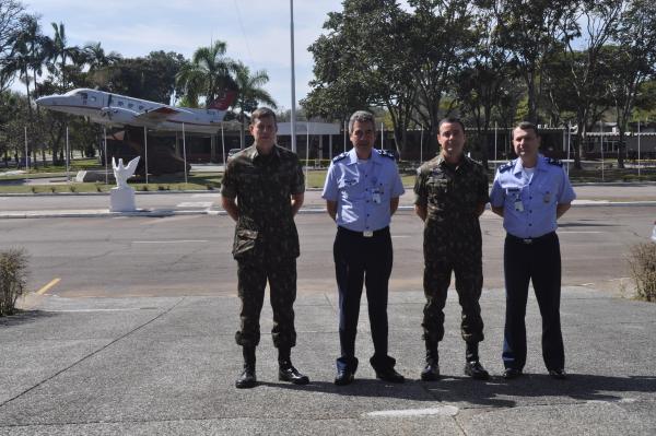 O objetivo da visita da comitiva foi conhecer a estrutura do Departamento de Ciência e Tecnologia Aeroespacial