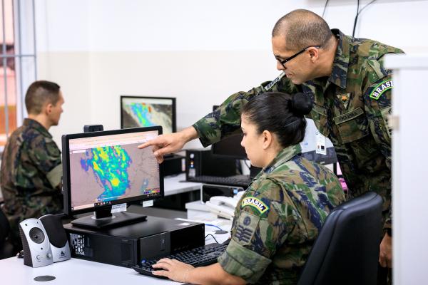 Na 5ª edição do Exercício Conjunto Tápio, o tempo nublado e chuvoso, além das baixas temperaturas em alguns dias, mudam os rumos da guerra simulada