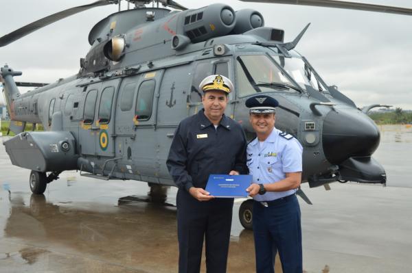 Ação de inspeção programada envolveu militares da Marinha do Brasil, do Exército Brasileiro e Força Aérea Brasileira na manutenção de helicópteros 