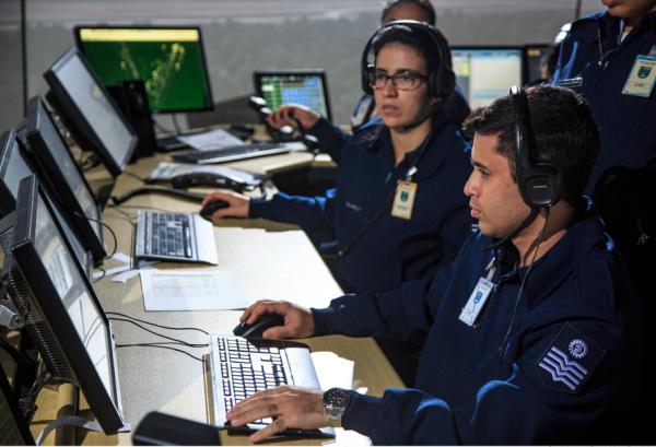 O dia 20 de outubro, Dia Internacional do Controlador de Tráfego Aéreo, é marcado para homenagear homens e mulheres, militares e civis, que se dedicam a essa profissão