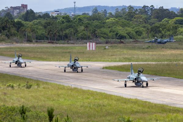 Treinamento envolveu mais de 50 aeronaves e cerca de 800 militares da Marinha do Brasil, do Exército Brasileiro e do efetivo de Unidades da Força Aérea Brasileira distribuídas por todo o País