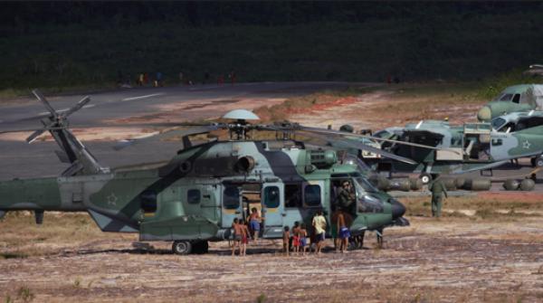 As aeronaves são amplamente utilizadas em operações de ajuda humanitária devido sua capacidade de acessar áreas remotas e de difícil acesso rapidamente, em condições adversas, em qualquer momento do dia ou da noite, até mesmo com mau tempo