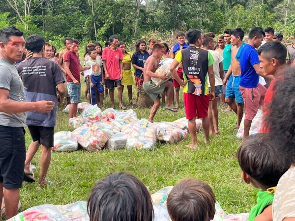 Objetivo foi realizar, junto com agentes da Fundação Nacional do Índio (Funai), a entrega de cestas básicas na aldeia de Kululu
