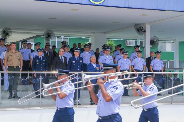 Cerimônia Militar com a presença da Guarnição de Aeronáutica de Manaus contou com entrega de condecorações que marcaram o evento

