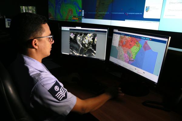 O Departamento de Controle do Espaço Aéreo tem dado sua contribuição em parceria com o Instituto Nacional de Meteorologia (INMET)