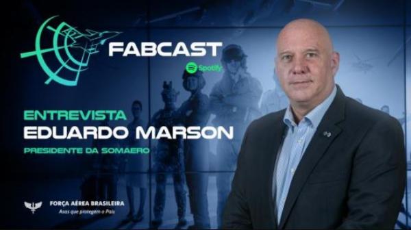 Entrevista ocorreu nos estúdios da Rádio Força Aérea FM, em Brasília (DF)