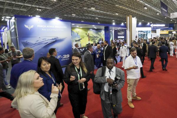 Maior feira de segurança e defesa da América latina ocorre até o dia 14/04, no Rio de Janeiro (RJ)