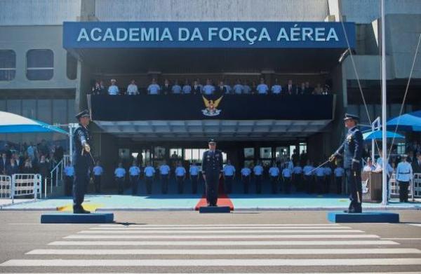Em cerimônia militar, a AFA se despediu do Brigadeiro do Ar Marcelo Gobett Cardoso e recebeu o Brigadeiro do Ar Marcello Lobão Schiavo