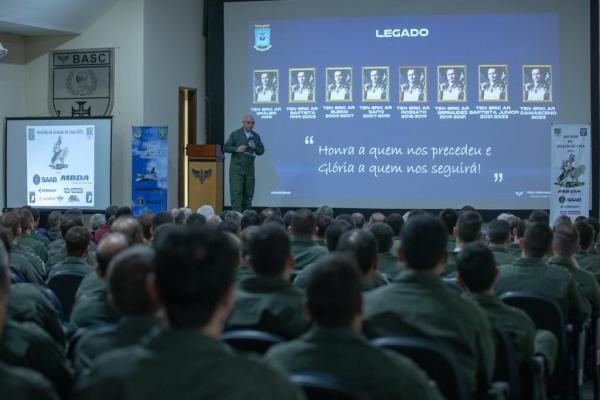 O evento, que começou no dia 18/04, na Base Aérea de Santa Cruz, reúne Esquadrões de todo o Brasil