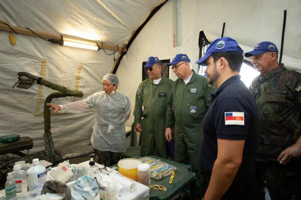 Alto-Comando da FAB e autoridades civis também estiveram presentes nas balsas atracadas no município de Barcelos (AM)