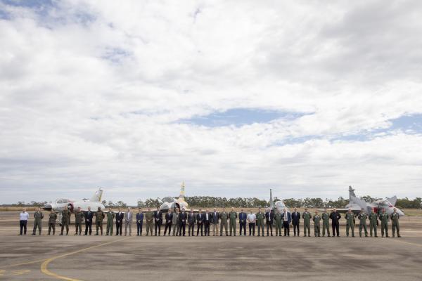 Além do Ministro José Mucio e do Comandante da Aeronáutica, a visita contou com a presença de parlamentares