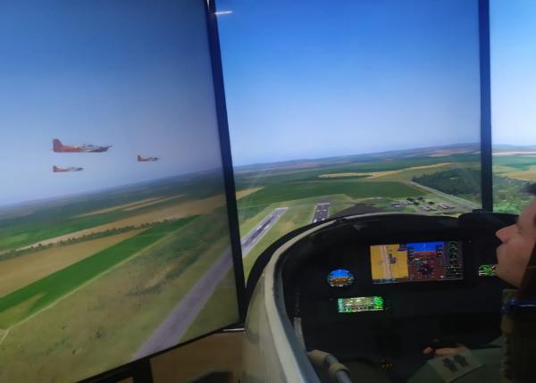 Simuladores de voo T-27M desenvolvidos pelo CCA-SJ atingem 1.000 horas de instrução na AFA